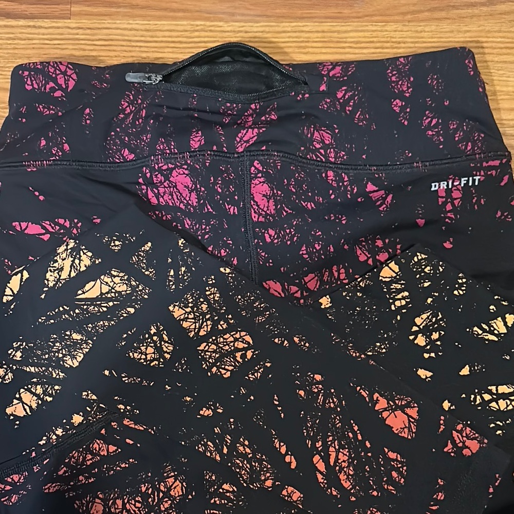 Nike Dry Fit Leggings - Picture 5 of 7